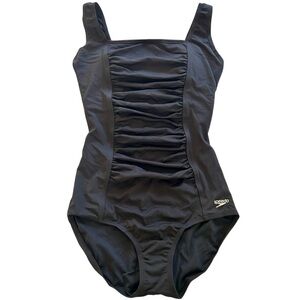 Speedo endurance black swimsuit size 10 Hydro Bra Ruched Front